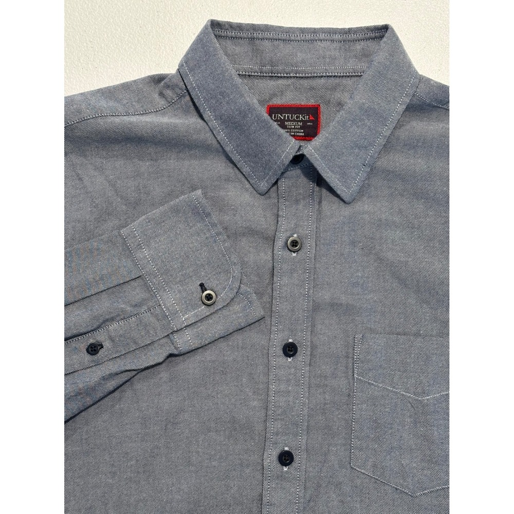 UNTUCKit Mens Medium Slim Fit Blue Chambray Long Sleeve Button Down Shirt